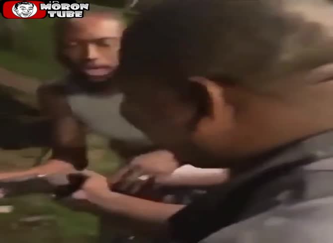 Video :Attempting to shoot a shotgun while intoxicated (FAIL)